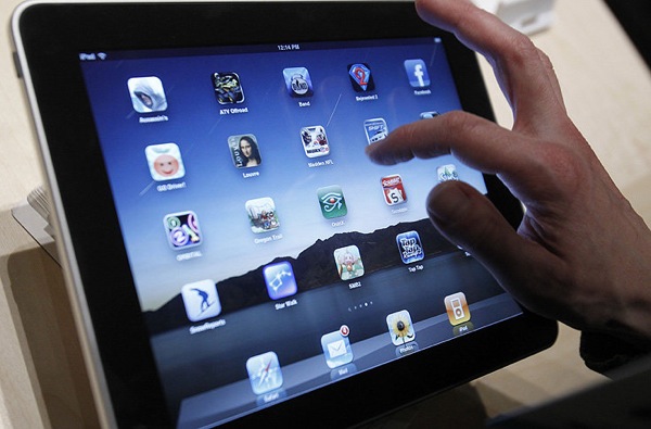 Иллюстрация. Название: "Планшетный компьютер Apple iPad, оригинал". Источник: http://www.etoday.ru/2010/04/tablet-pcs.php
