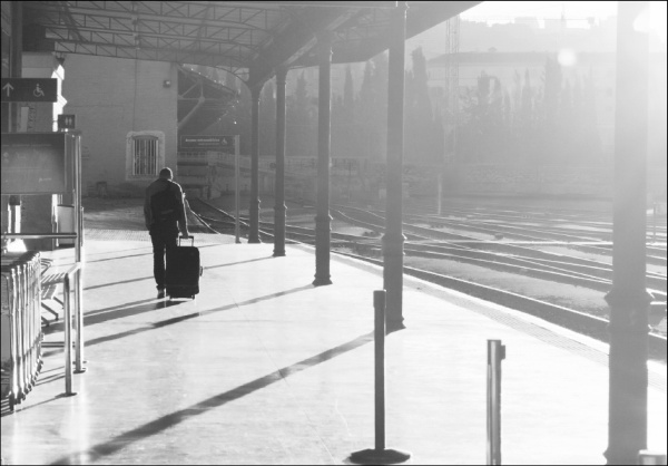 Иллюстрация. Название: «Утренний поезд». Автор: Борис Житомирский. Источник: http://www.photosight.ru/photos/4447682/
