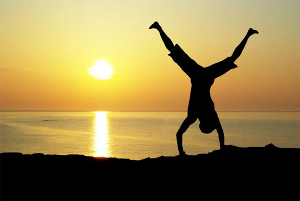 . : Rozum. : « ». : https://www.dreamstime.com/stock-photography-happy-man-image15160022