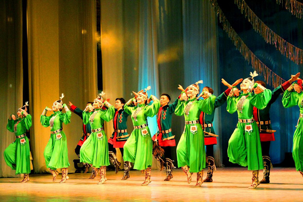           «». : https://yakkii.ru/fotogalereya/yubileynyiy-kontsert-narodnogo-ansamblya-tantsa-yakutskogo-kolledzha-kulturyi-i-iskusstv-rk-n.html