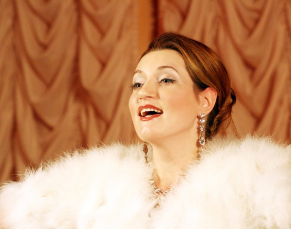 Выступление Ирины Крутовой. Фото из личного архива певицы.